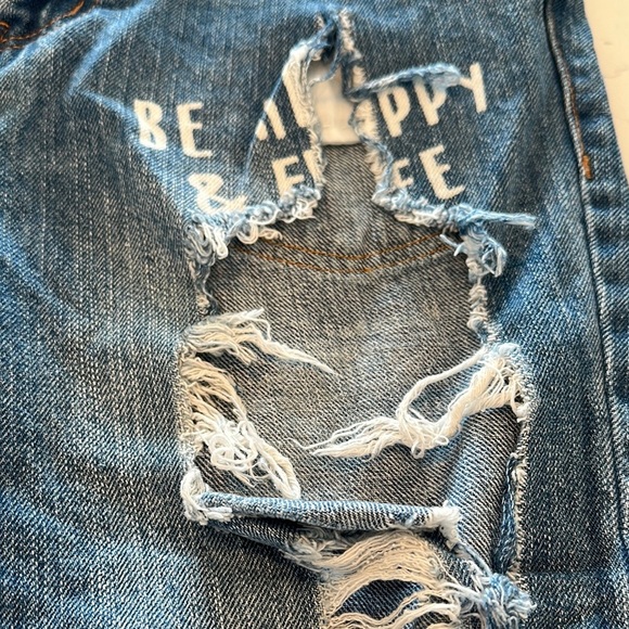 Trendy Distressed Blue Jeans with Embroidery - Picture 4 of 9